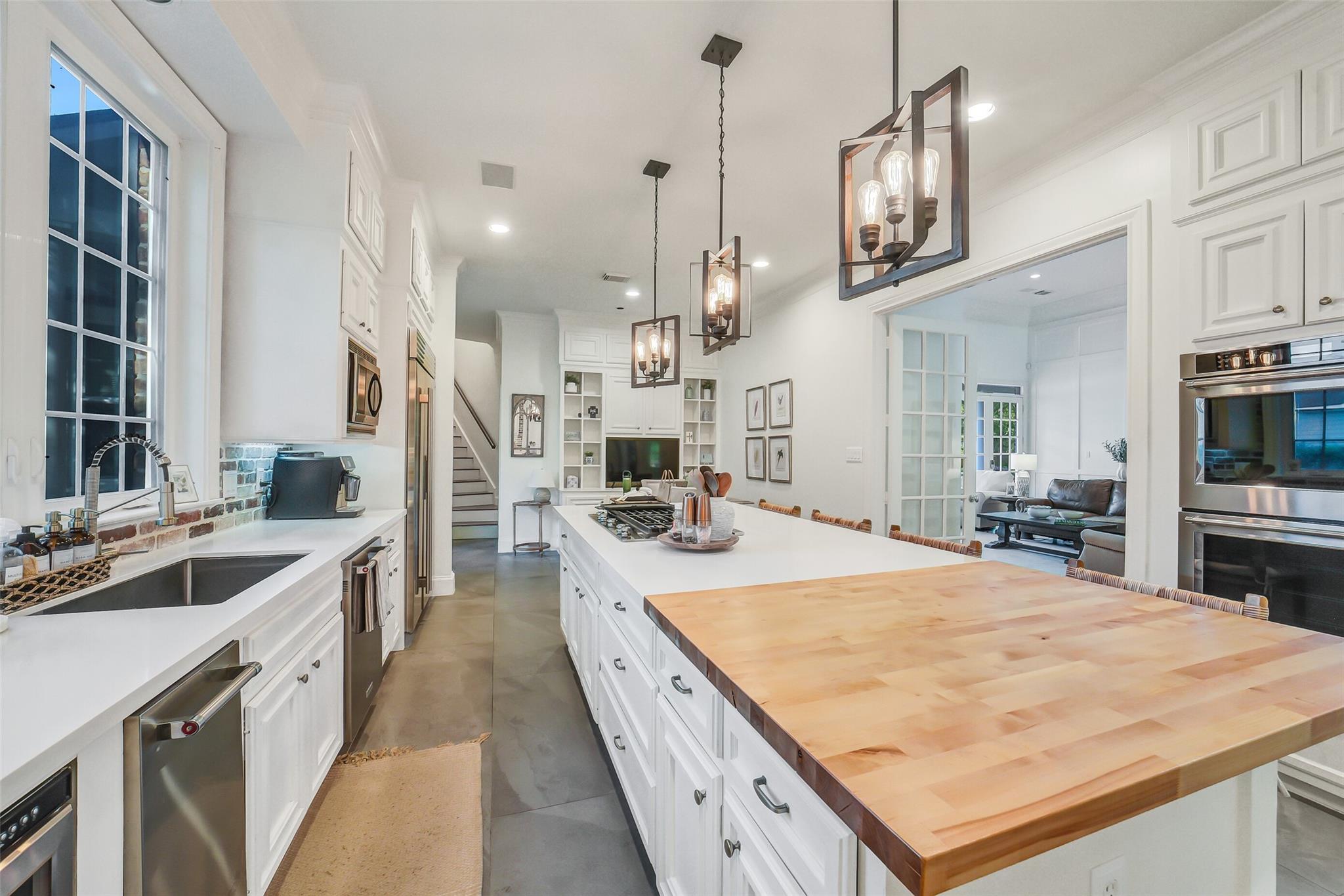 3106 Huntington Court