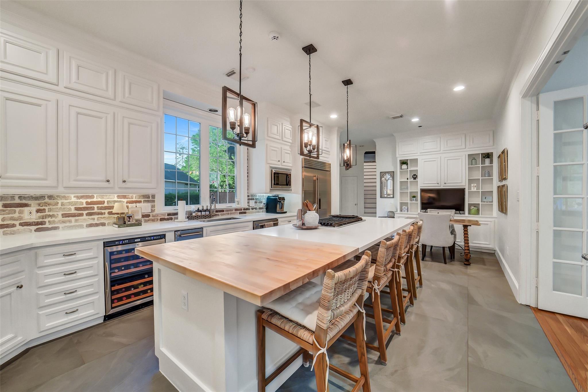 3106 Huntington Court