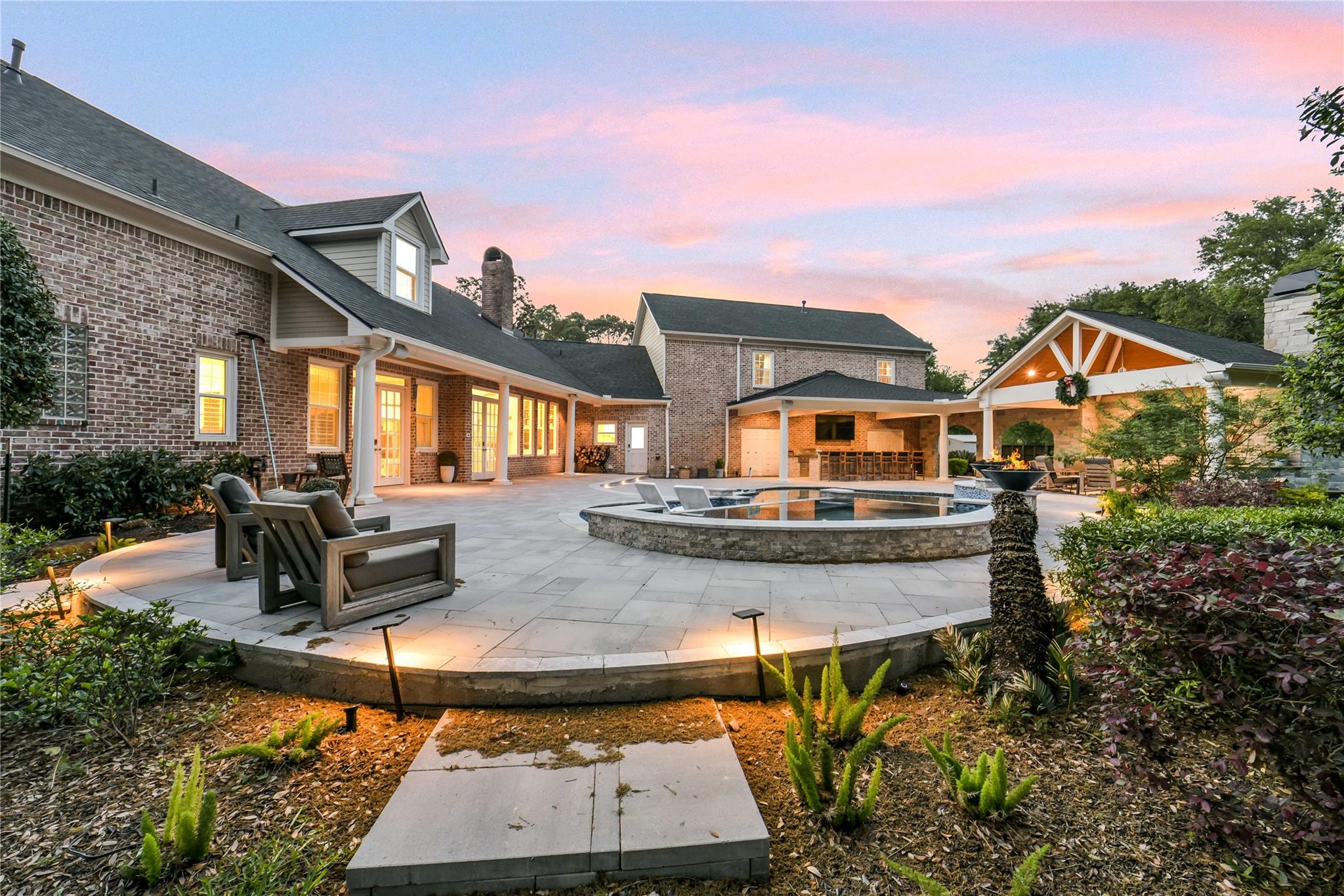 3106 Huntington Court