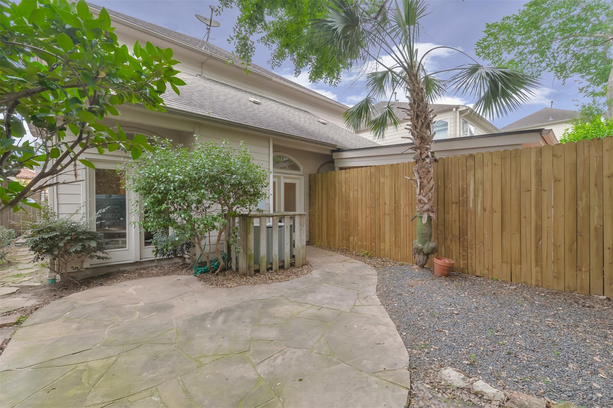 5413 Rose Street