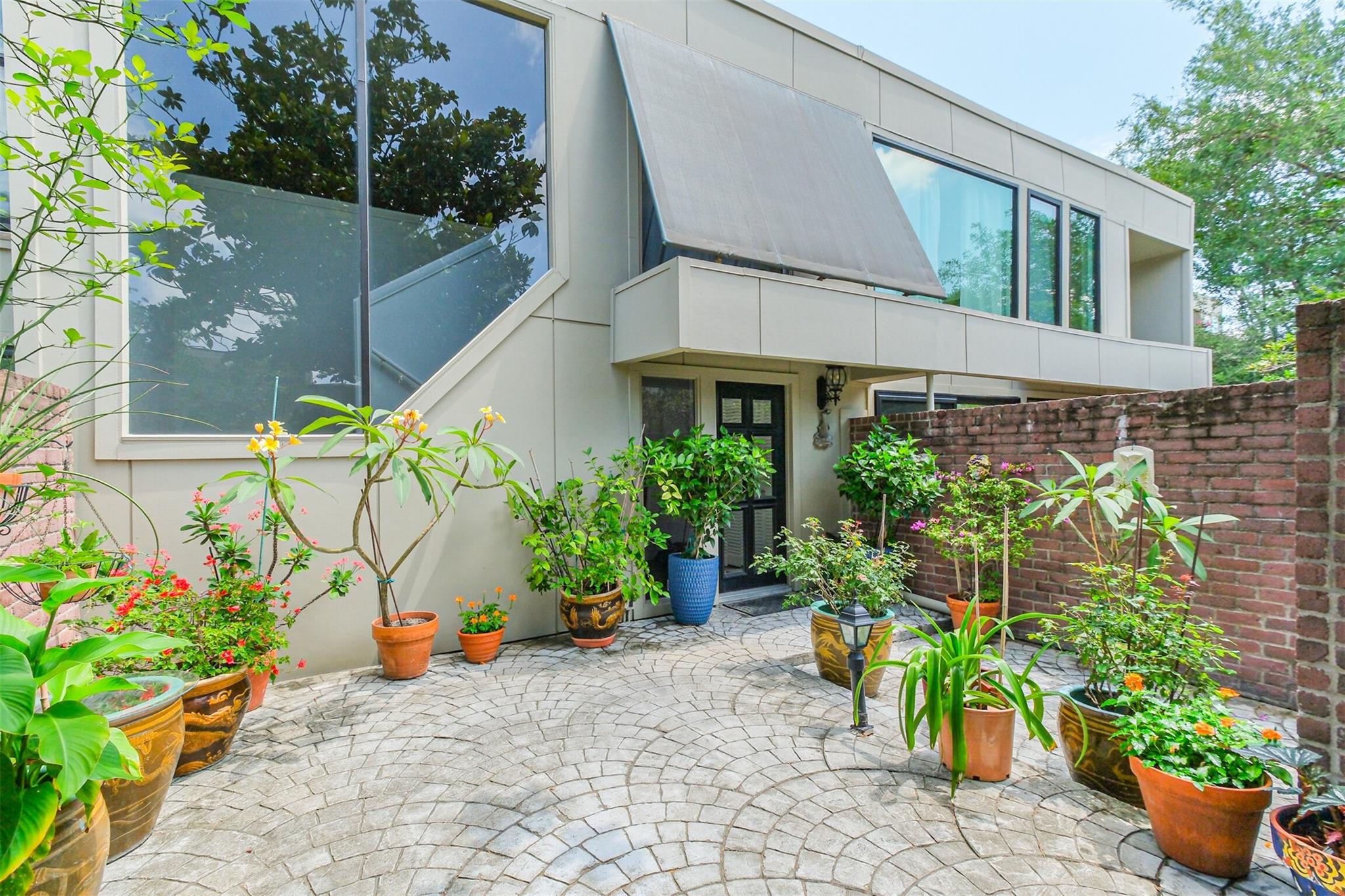 2322 Steel Street # 19