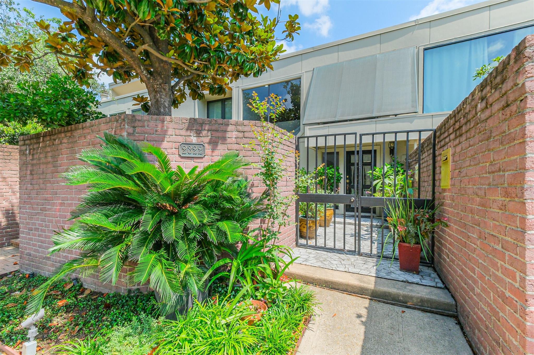 2322 Steel Street # 19