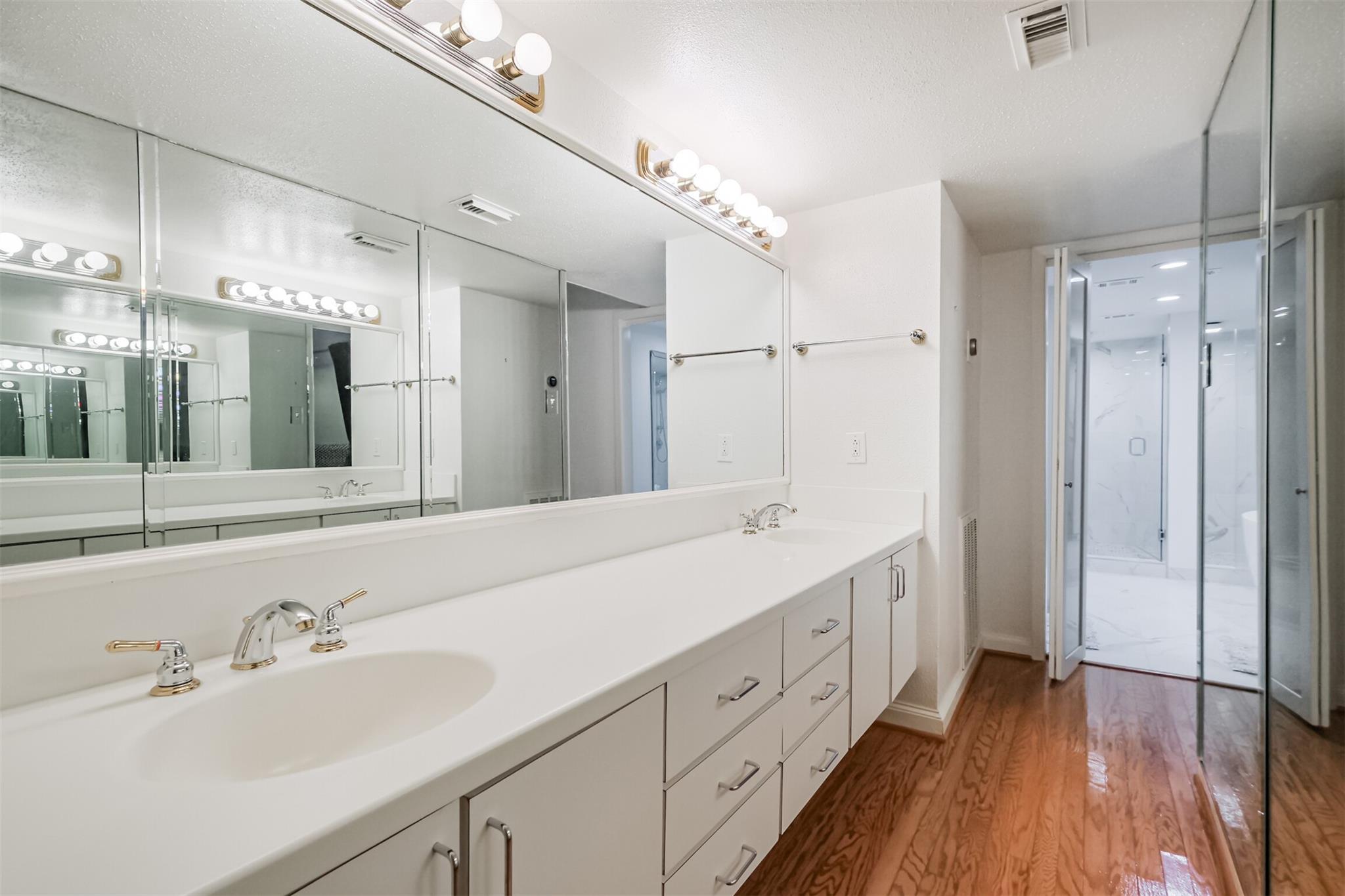 2322 Steel Street # 19