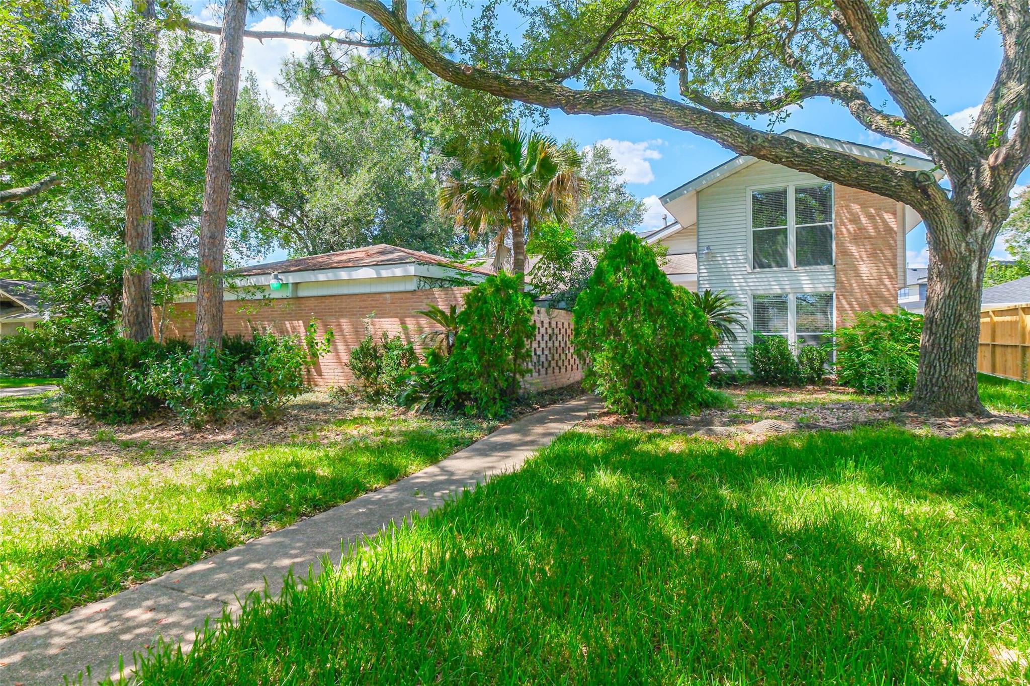 5218 Contour Place