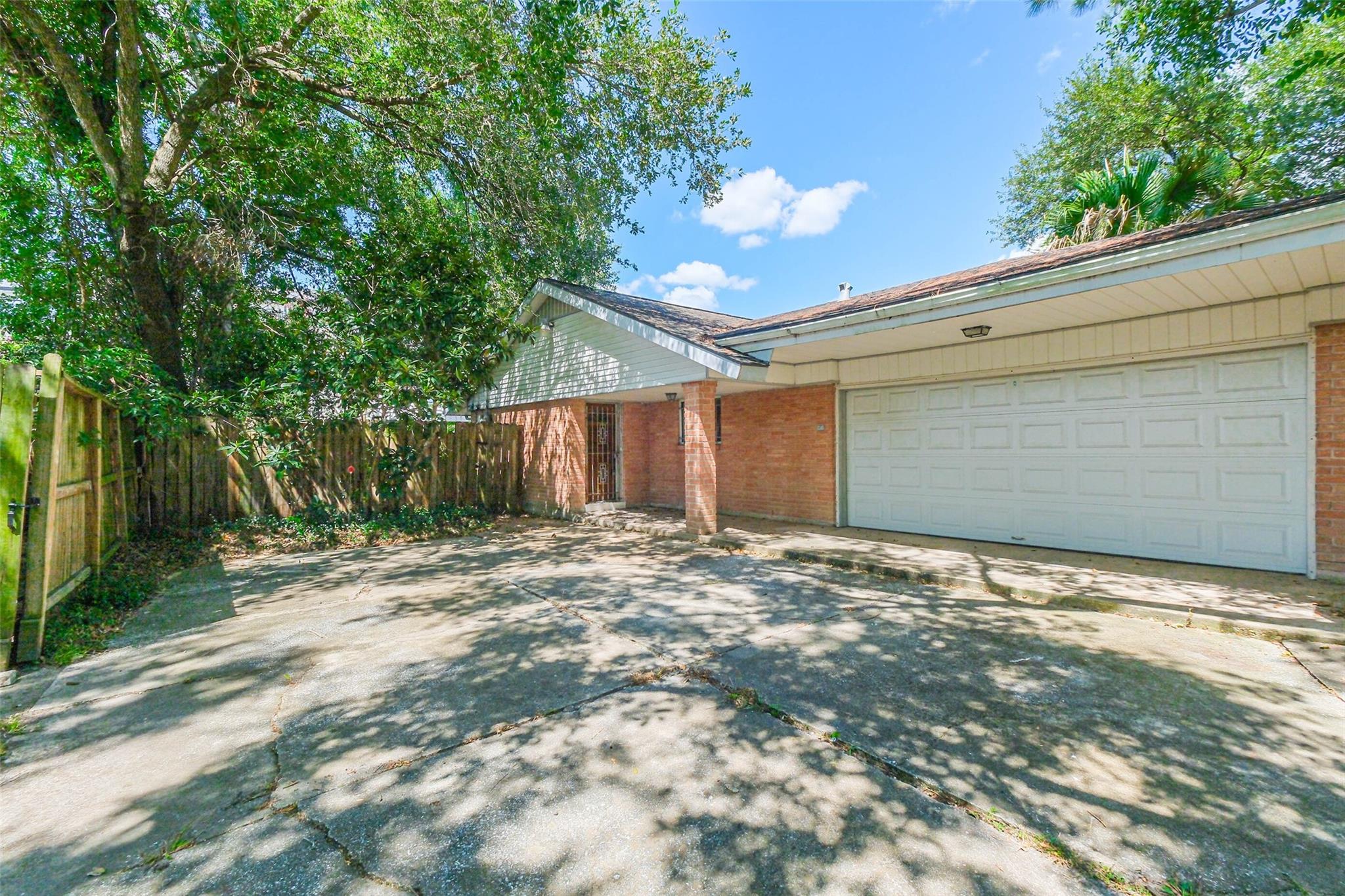 5218 Contour Place