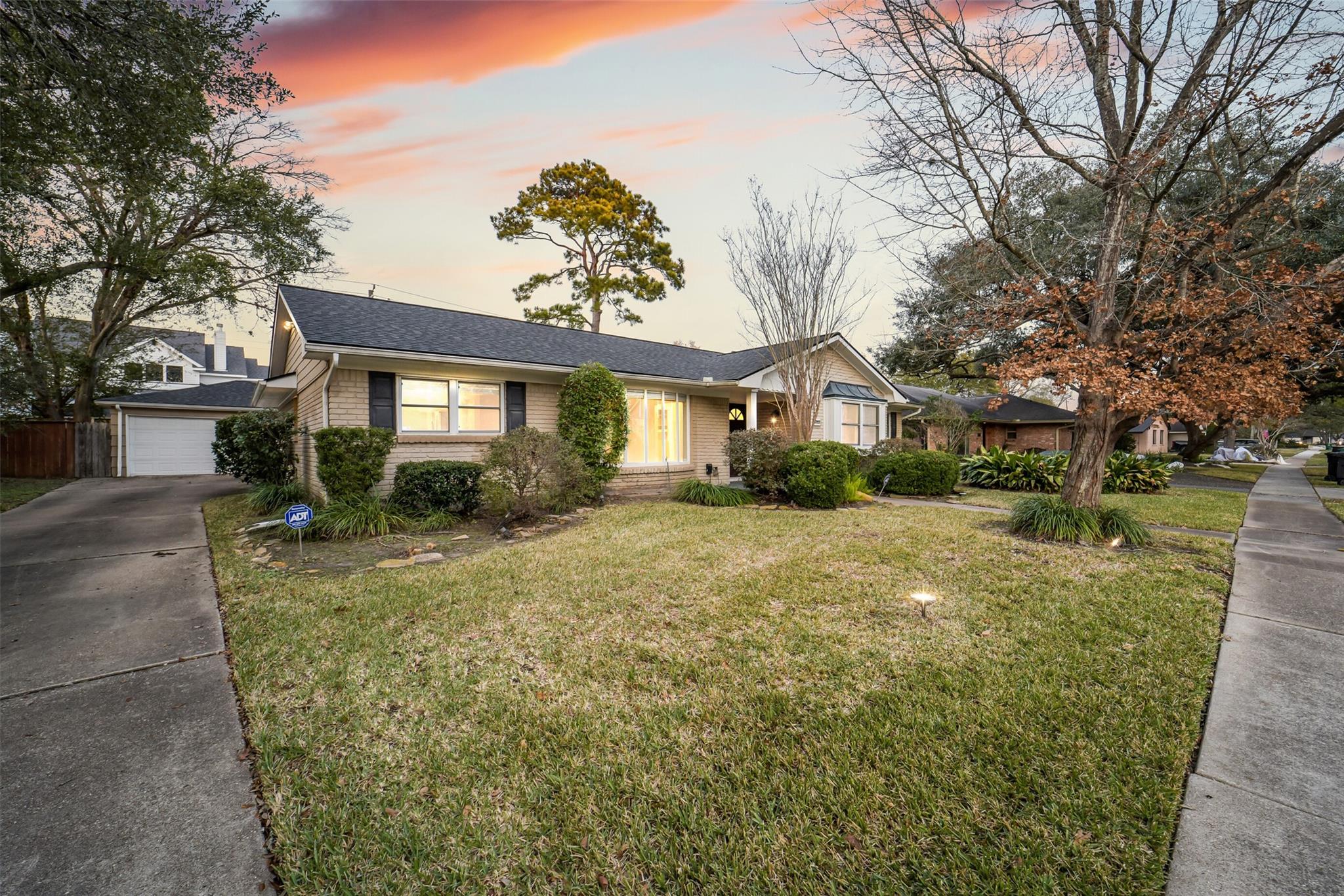5322 Rutherglenn Drive