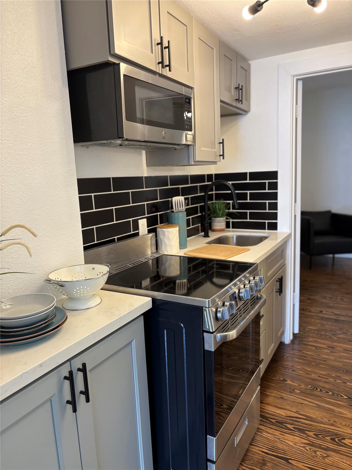 415 Fairview Avenue # 3