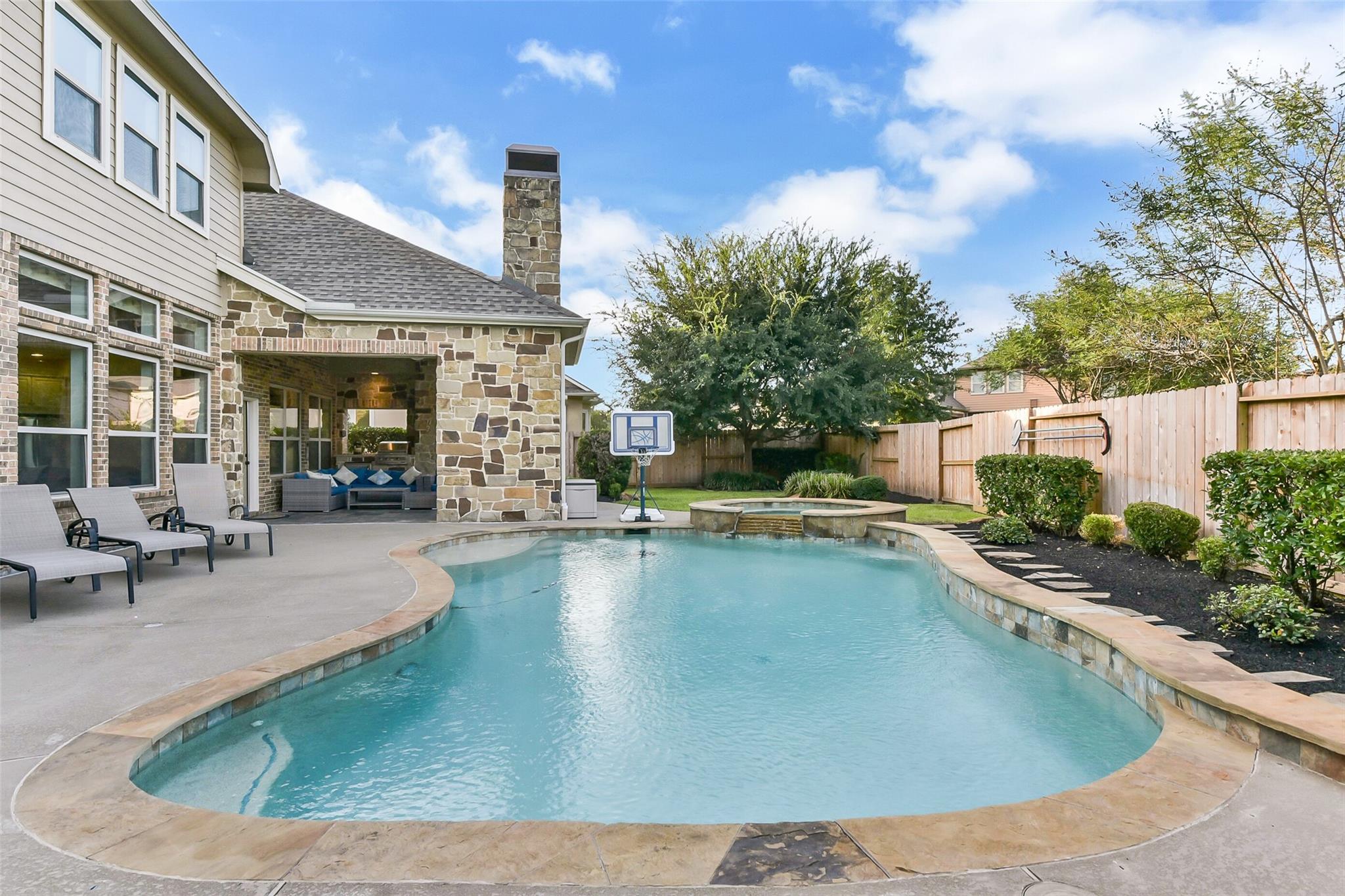 13902 Cole Point Drive