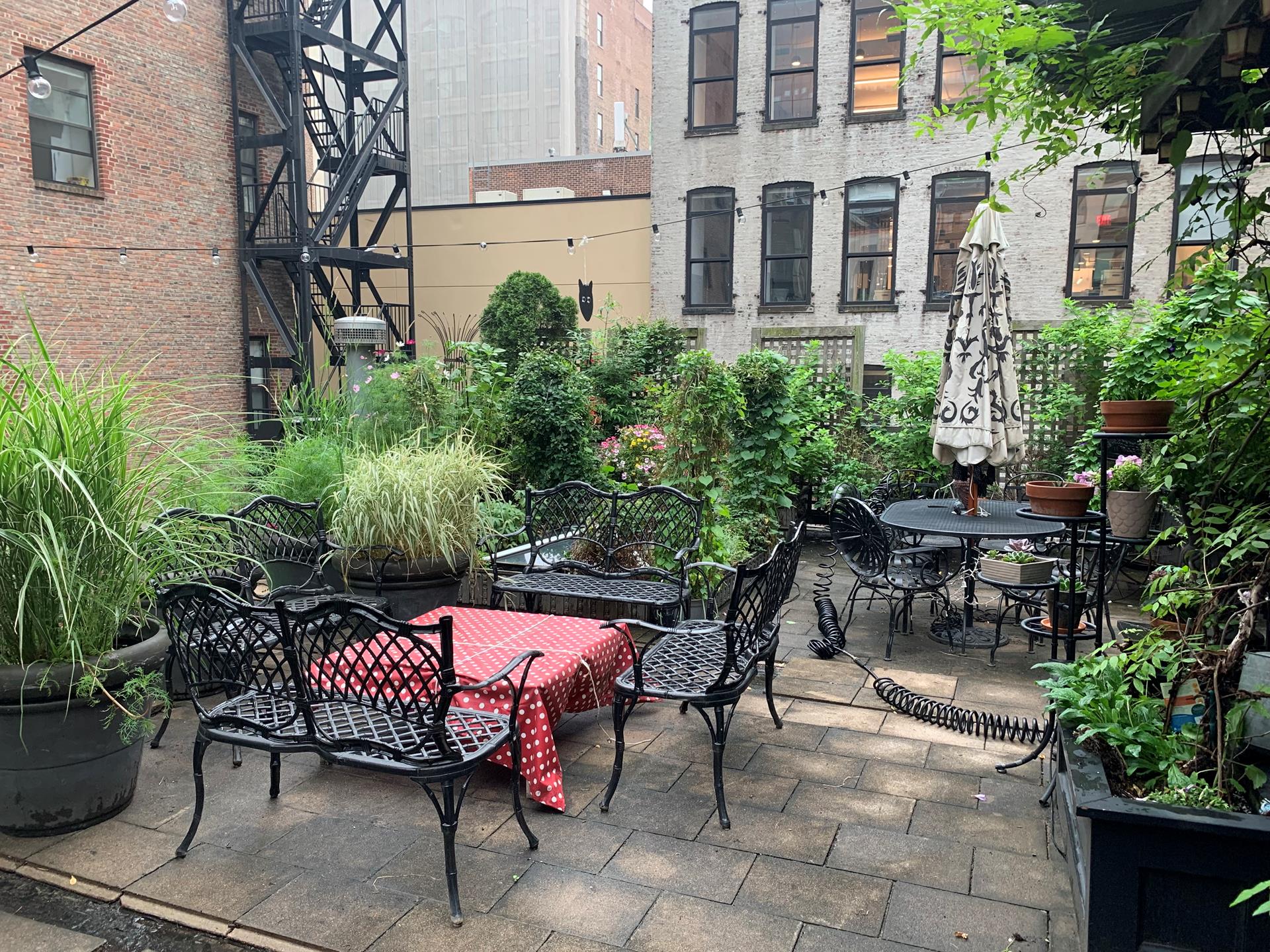 32 E 22ND Street