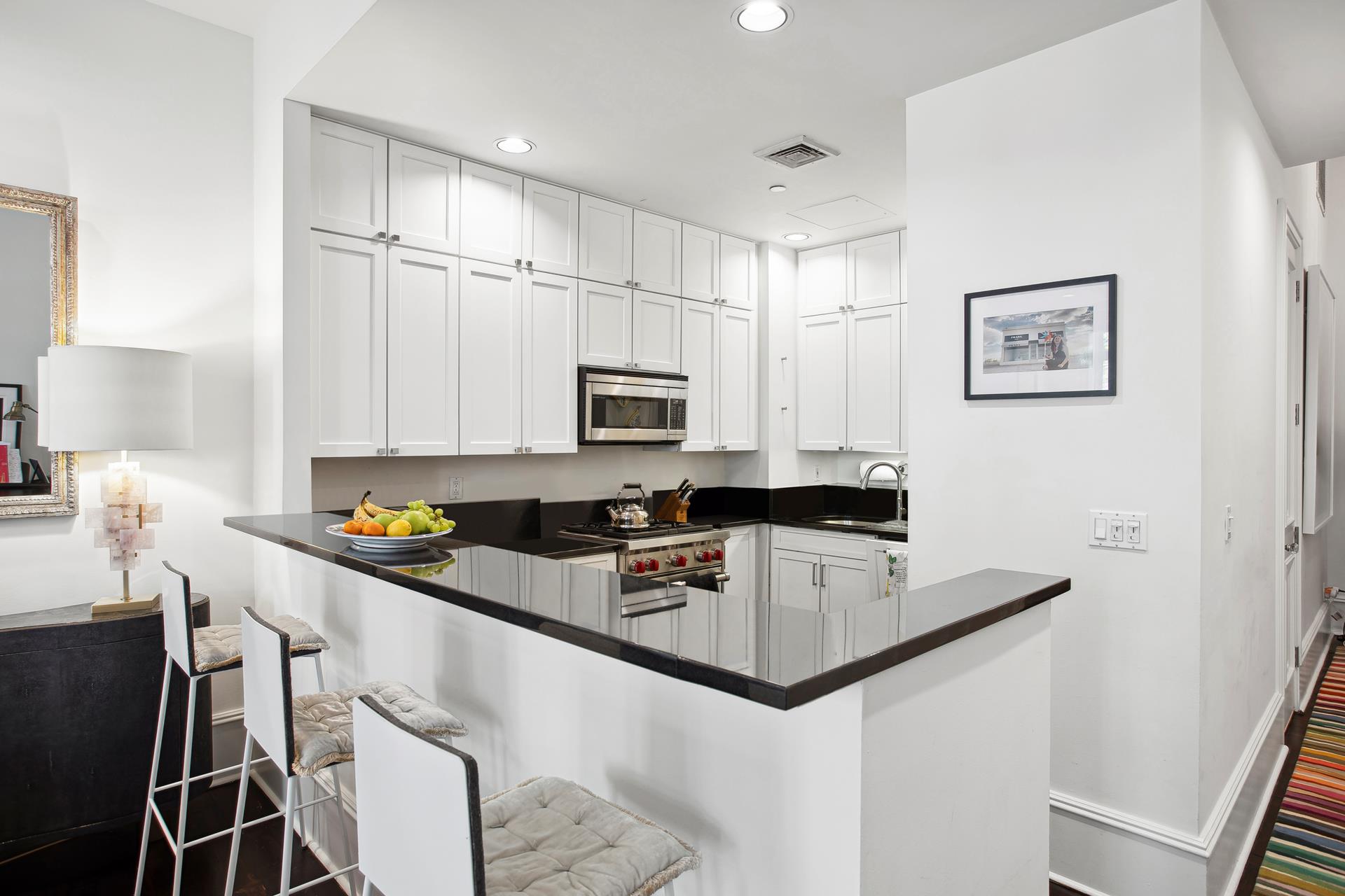 32 E 22ND Street