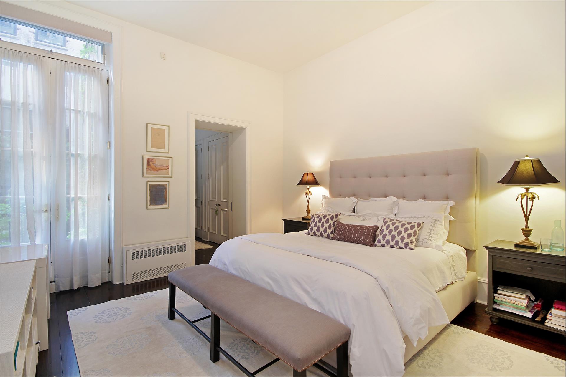 32 E 22ND Street