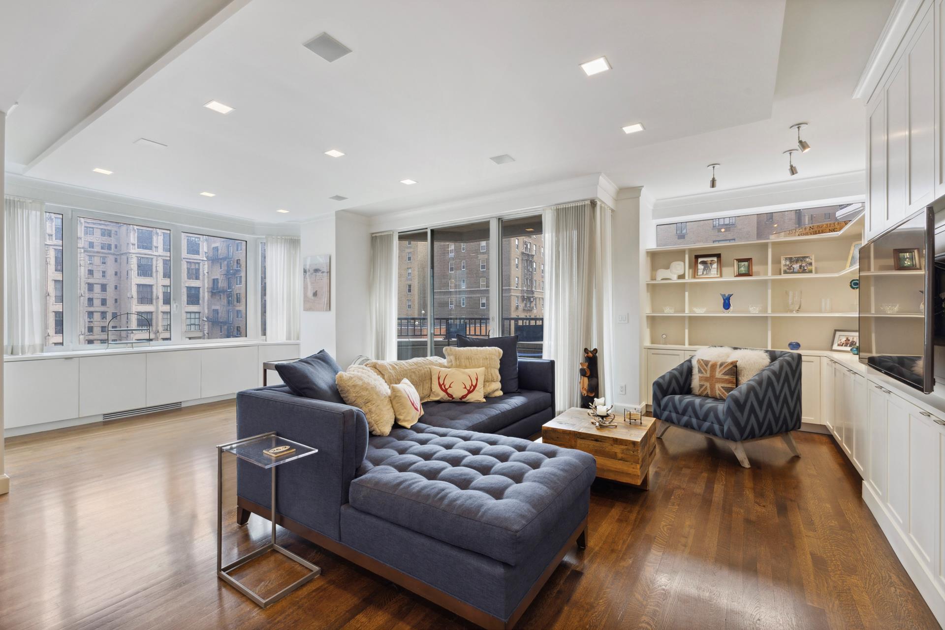 22 W 66TH Street 10