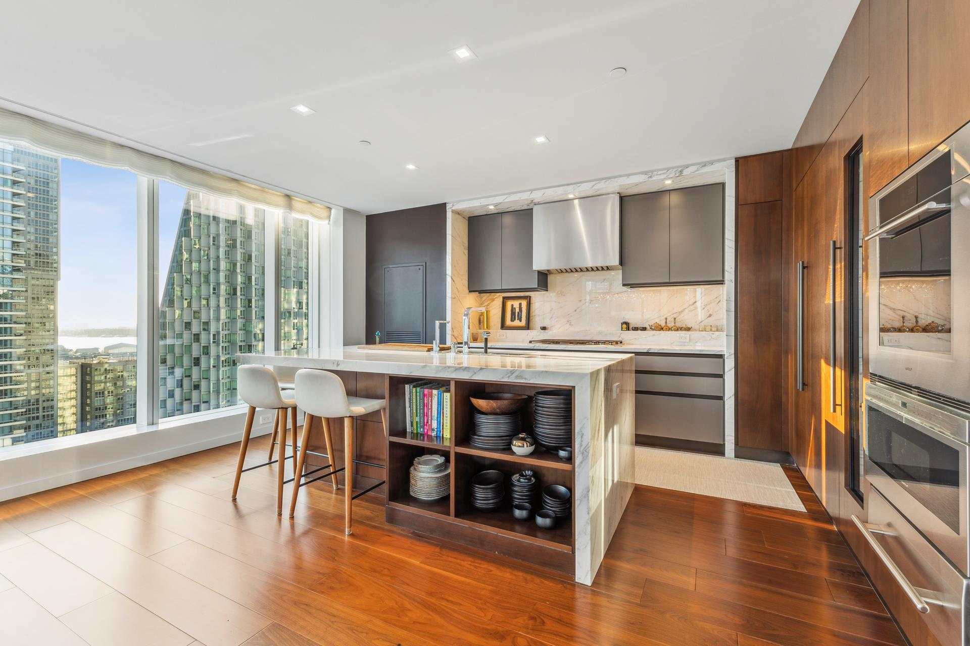 1 W END Avenue 21E