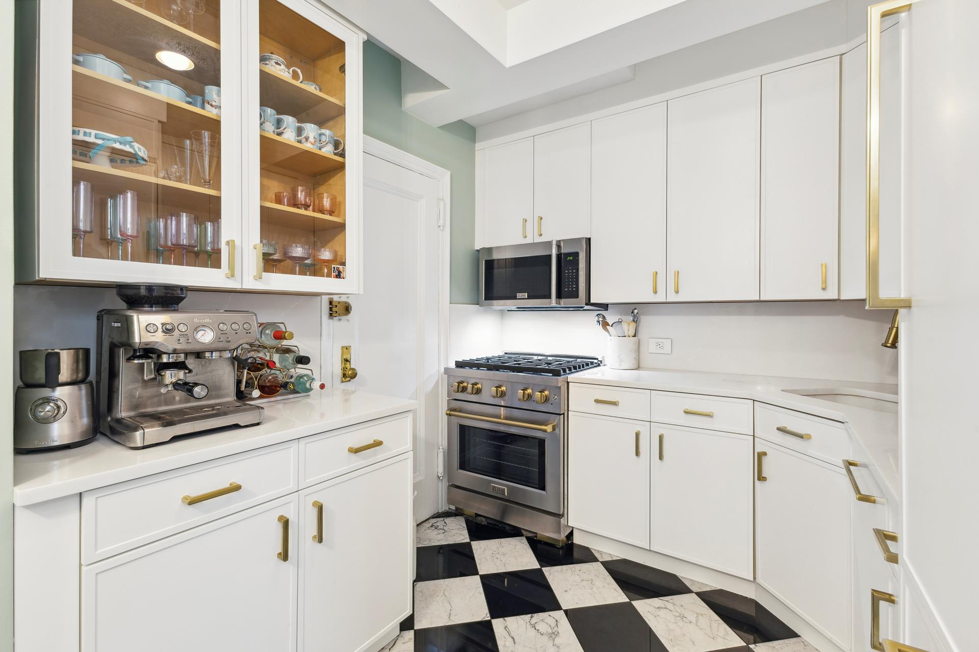 235 E 22ND Street 14T