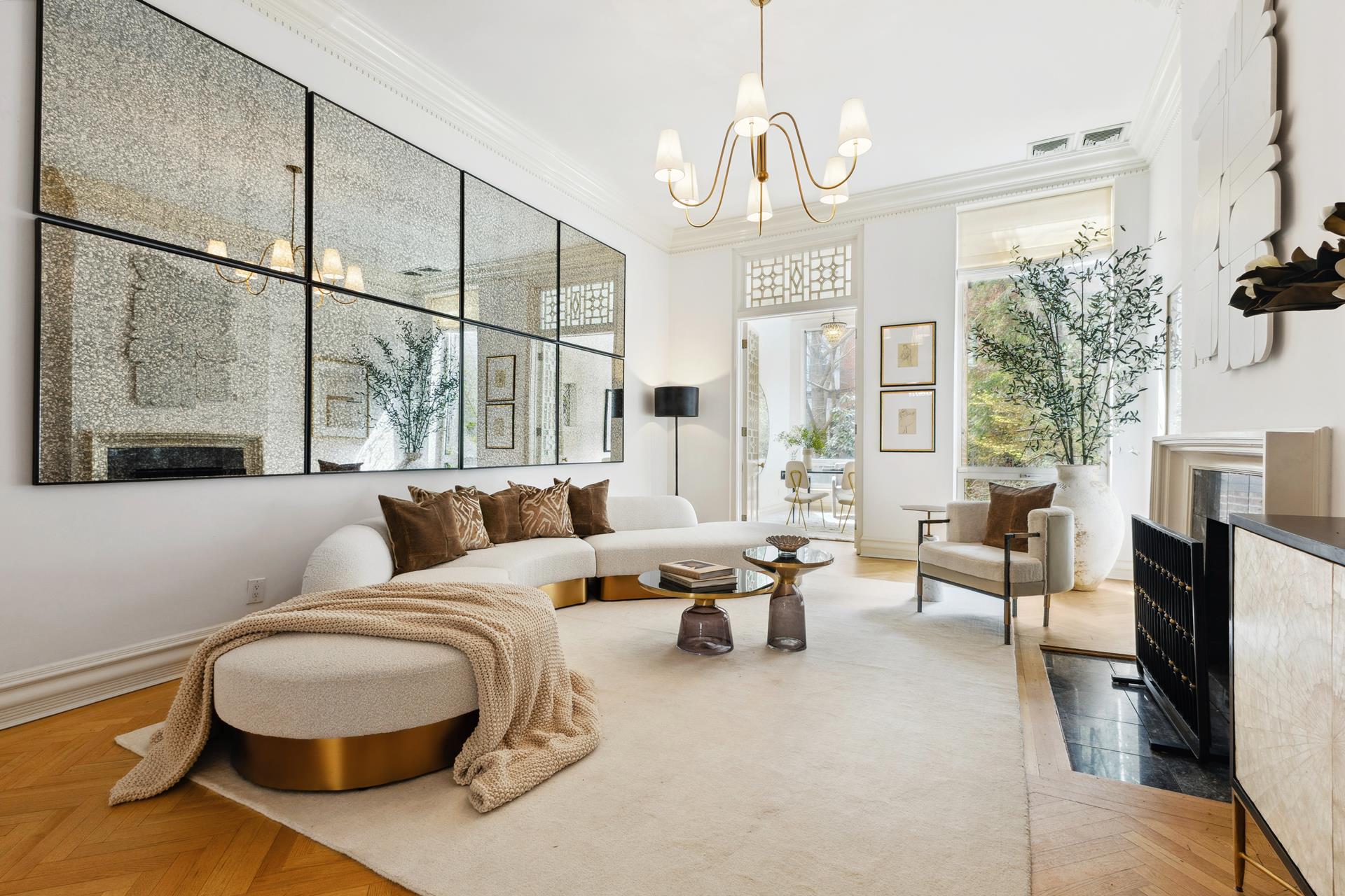40 W 83RD Street