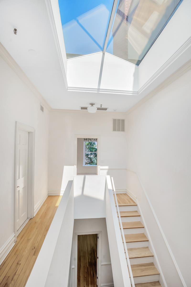 40 W 83RD Street