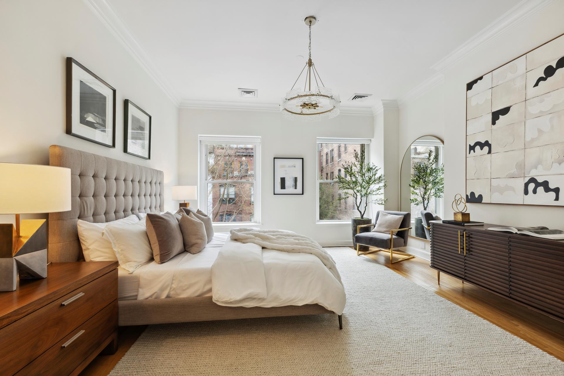 40 W 83RD Street