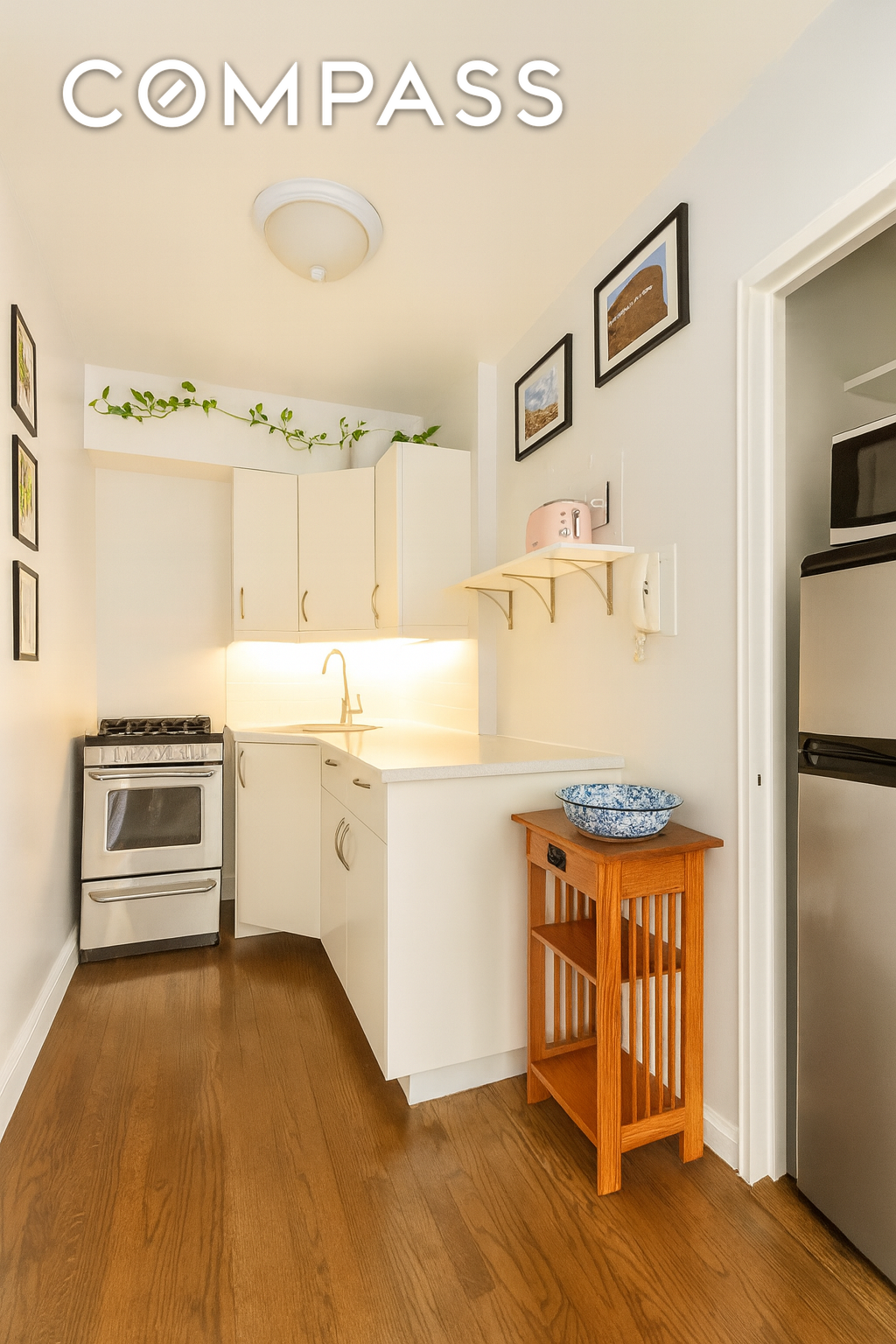 60 E 9th Street 512