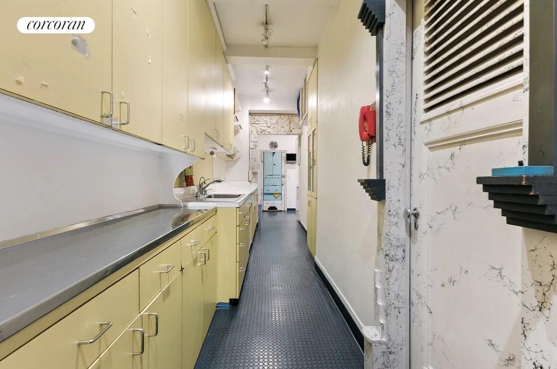 101 Central Park West, 6B