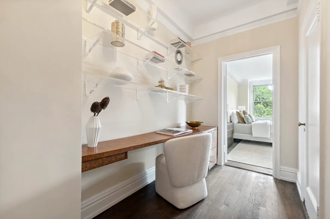 101 Central Park West, 6B