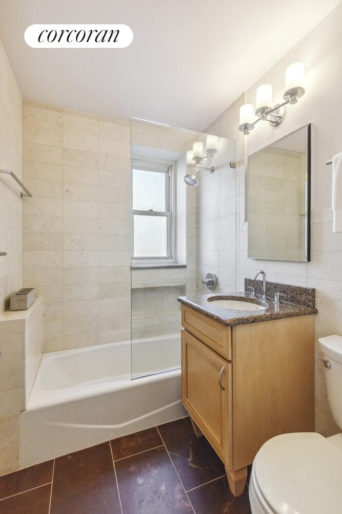 251 E 32ND Street 8HS
