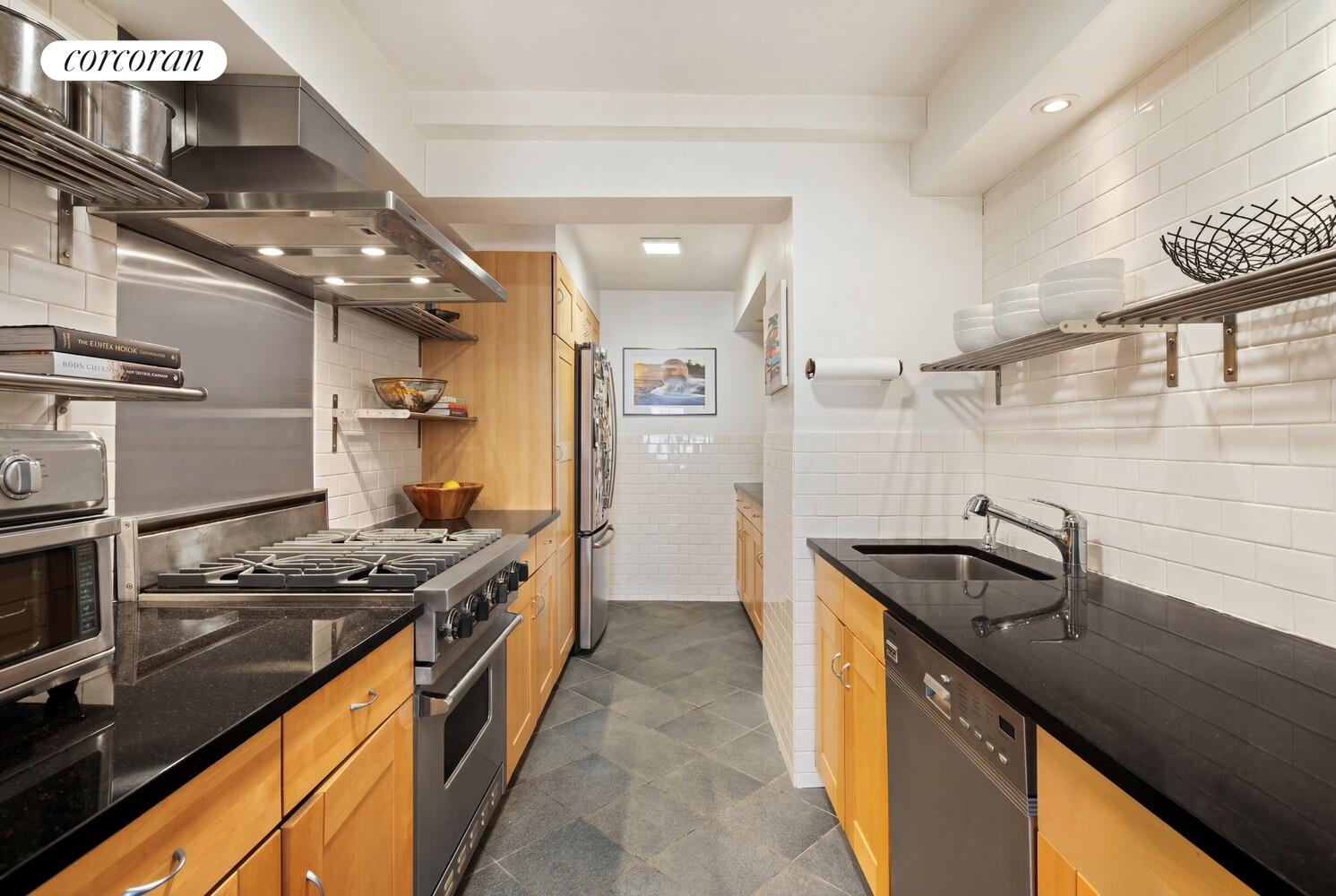 155 West 68th Street, 1905/1906