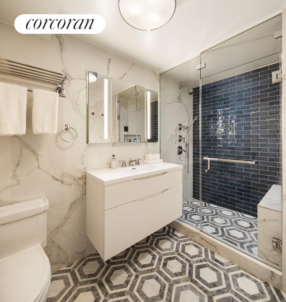 30 East 65th Street, 15B