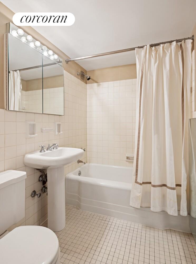 181 E 73RD Street 17AB