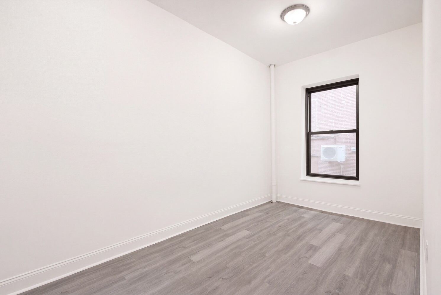 32 2ND Avenue 4