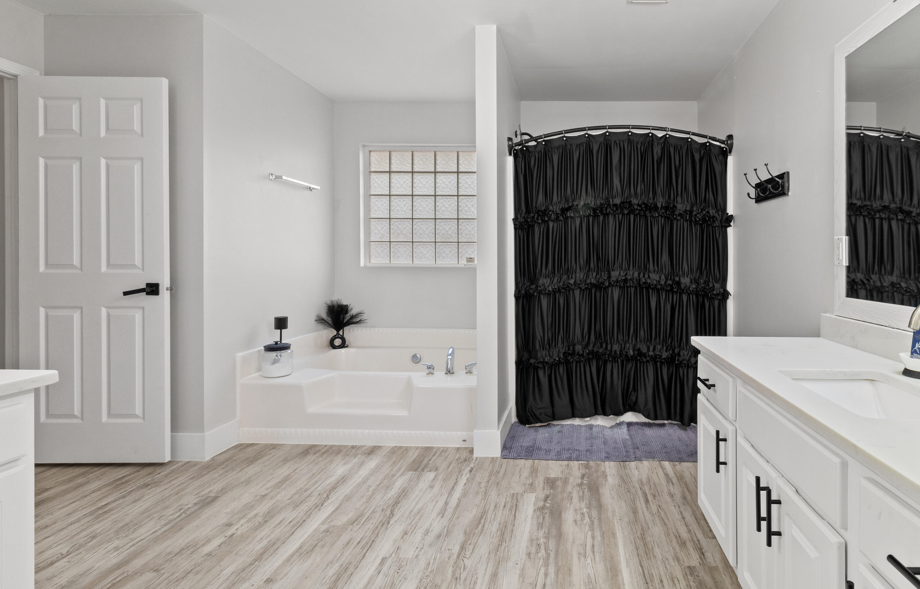 8252 Cosica Boulevard