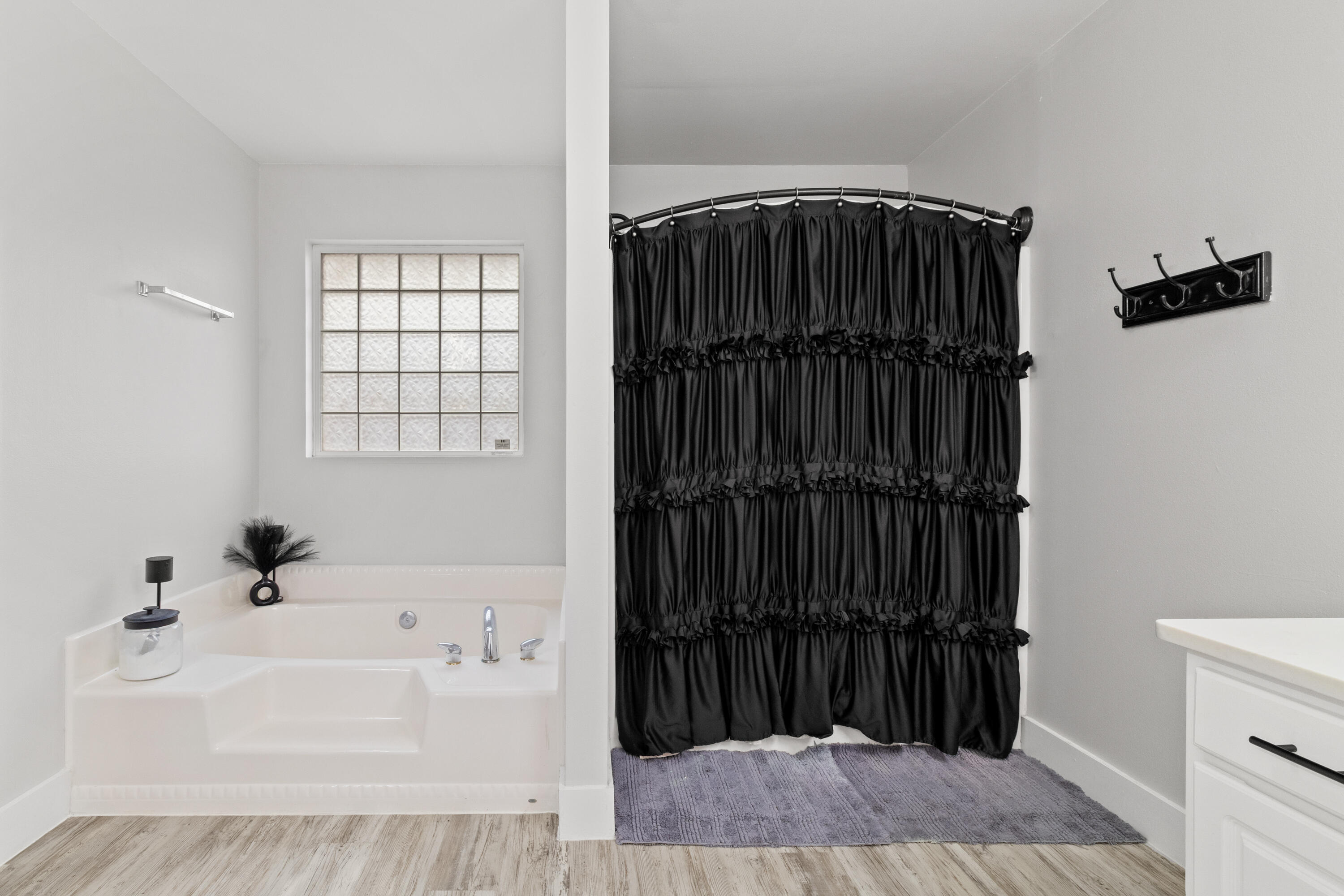 8252 Cosica Boulevard