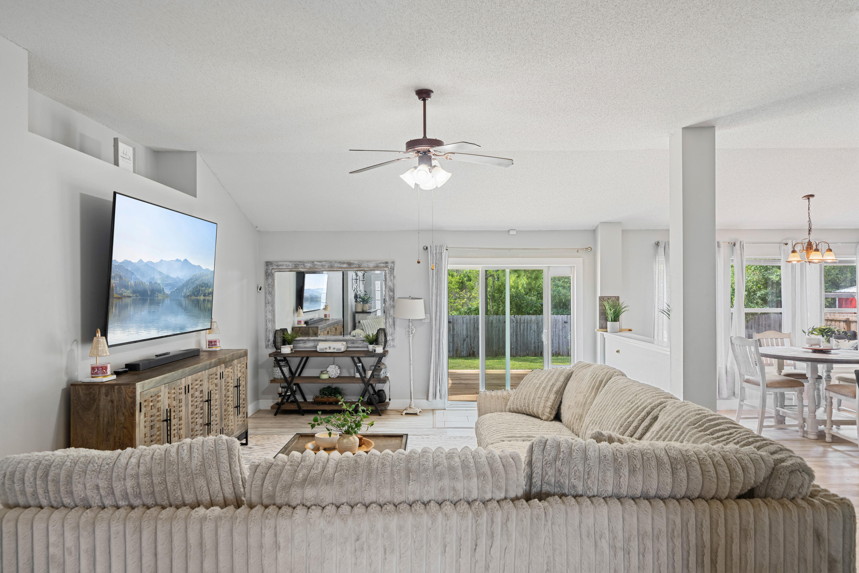 8252 Cosica Boulevard