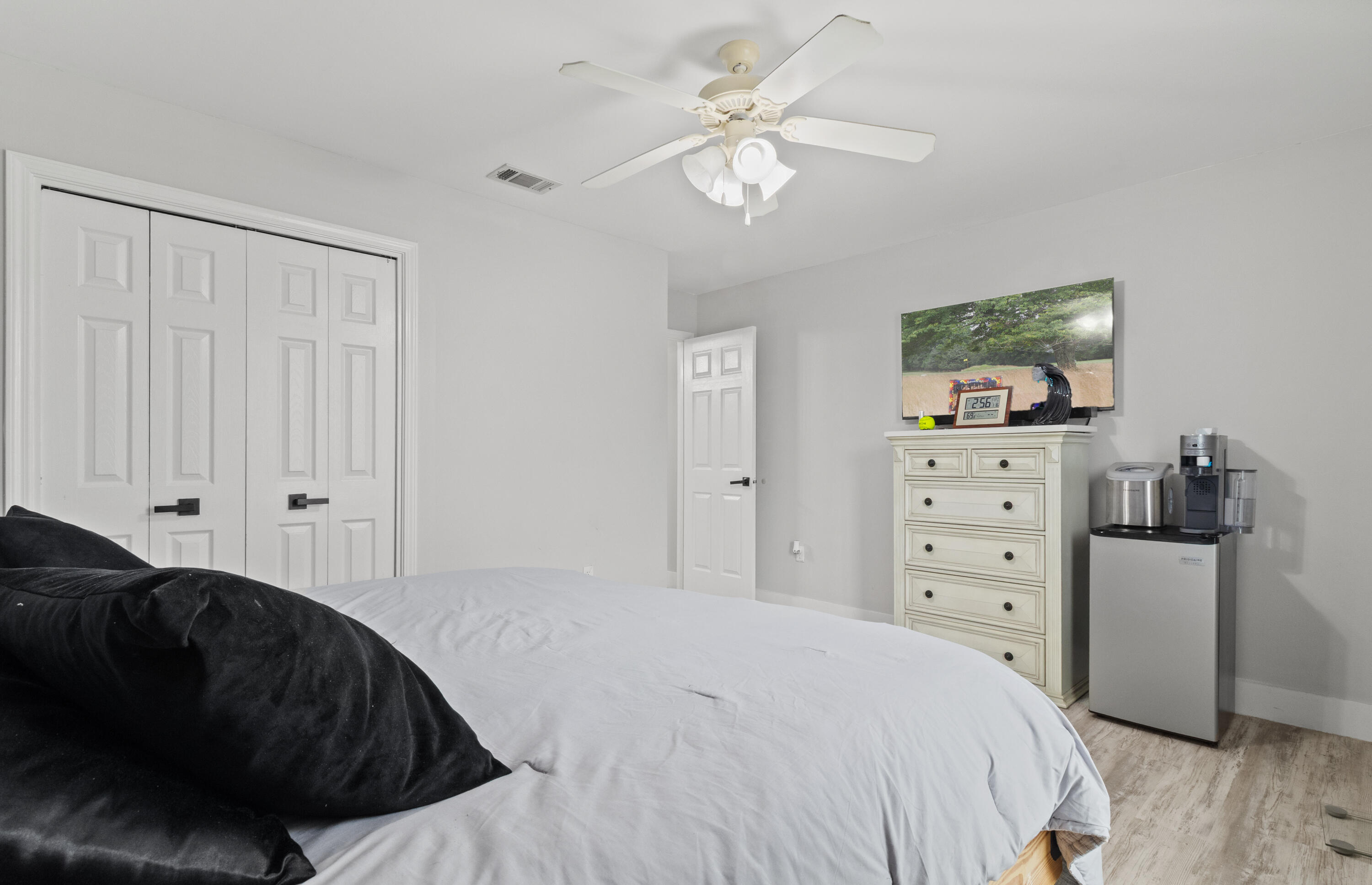 8252 Cosica Boulevard