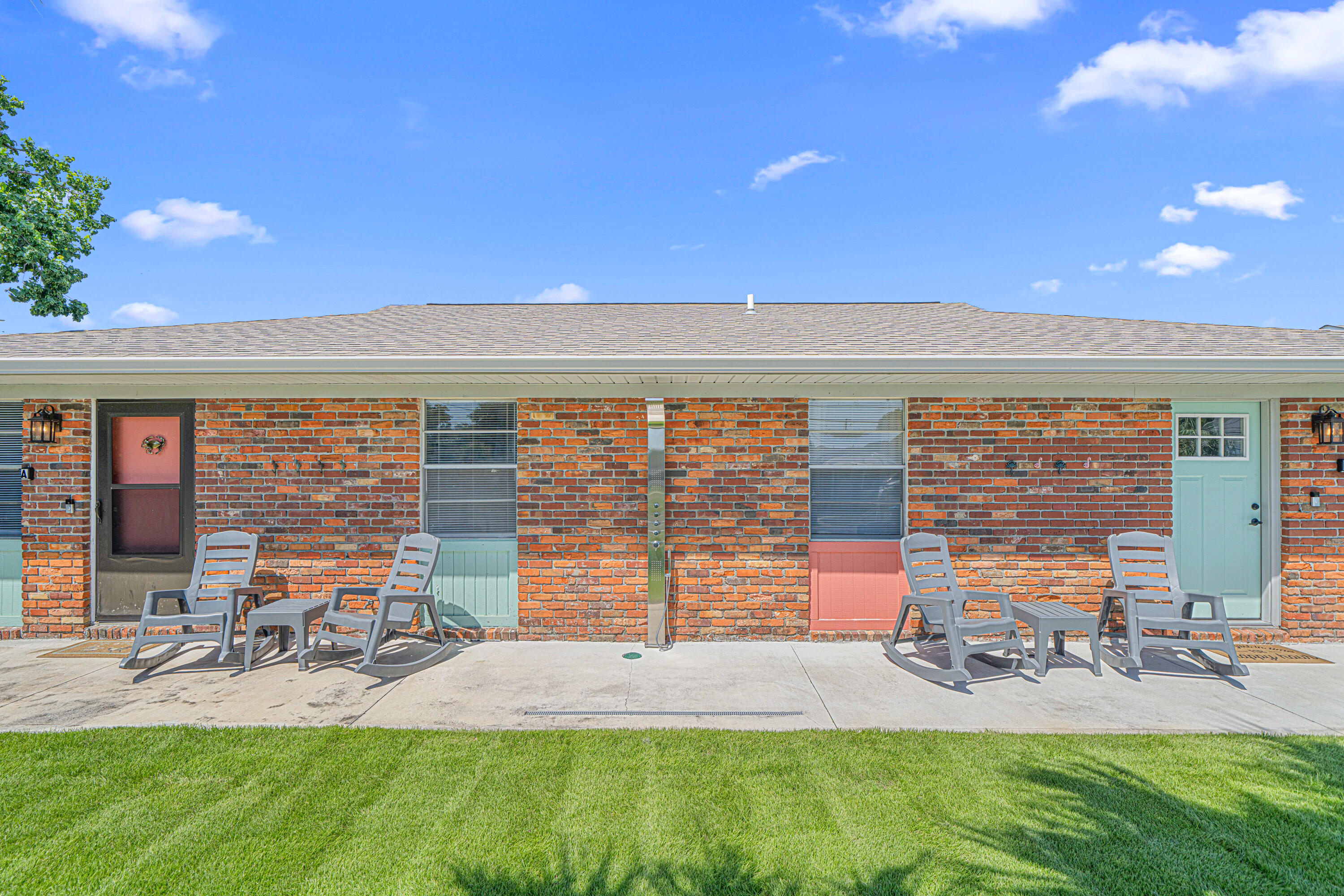 116 Lakeside Circle, A&B