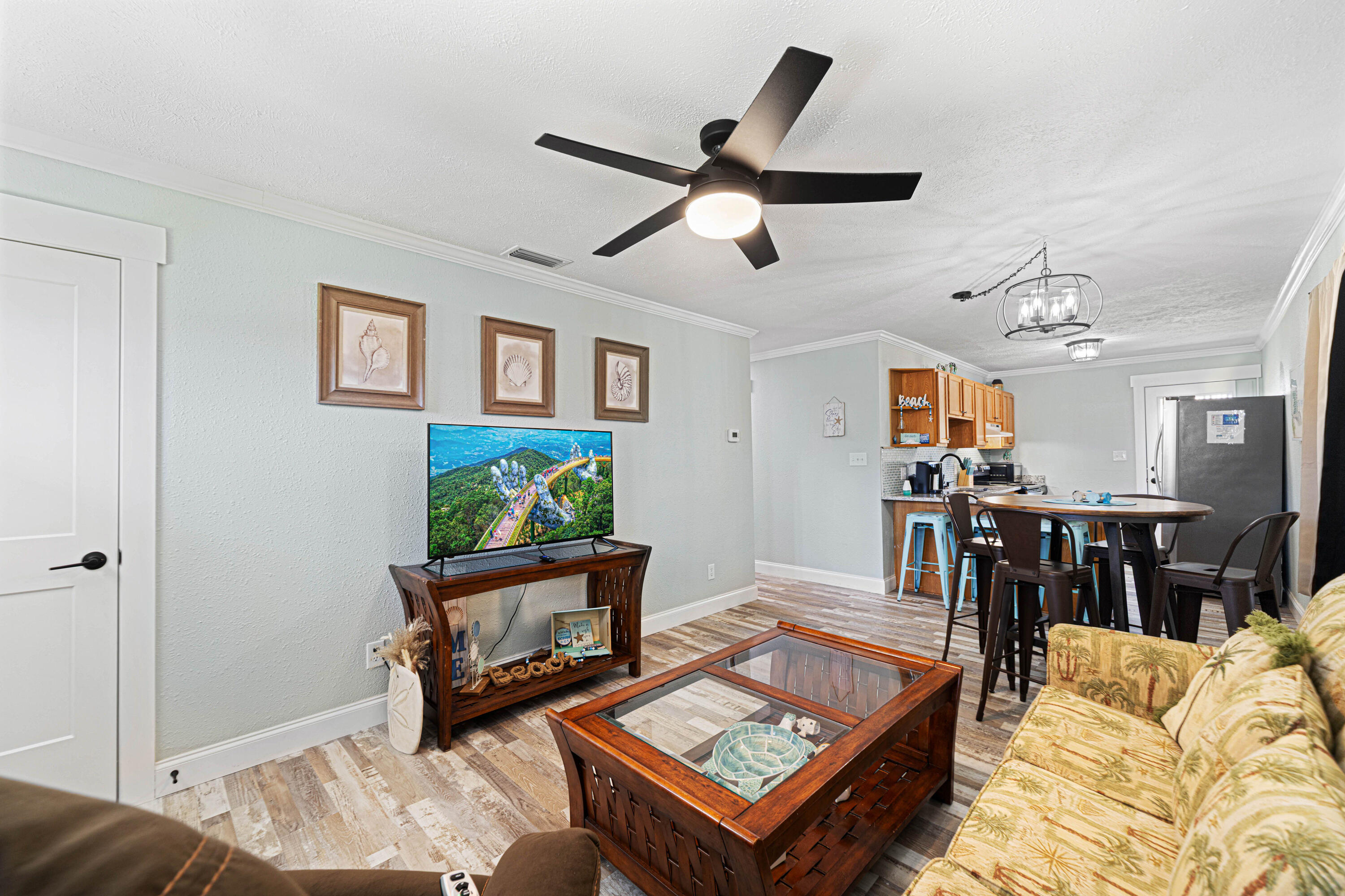116 Lakeside Circle, A&B