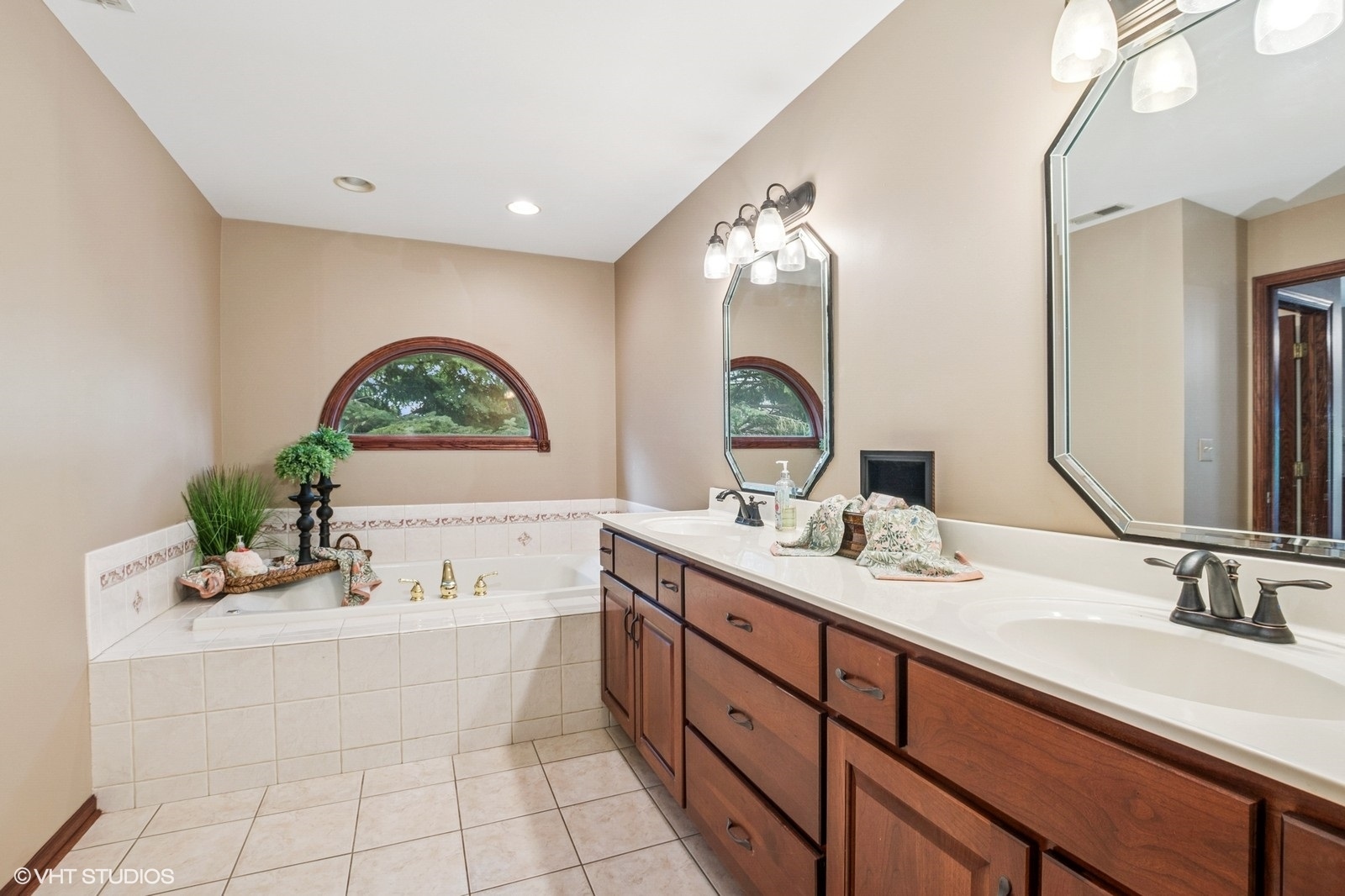 9228 S 55th Court