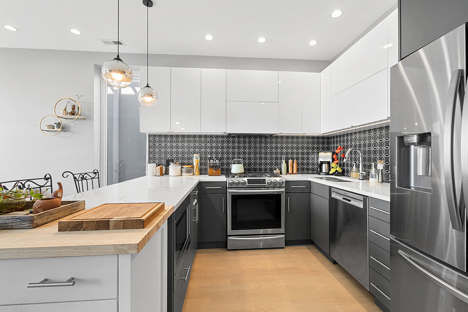1756 W Cullerton Street Unit: 3