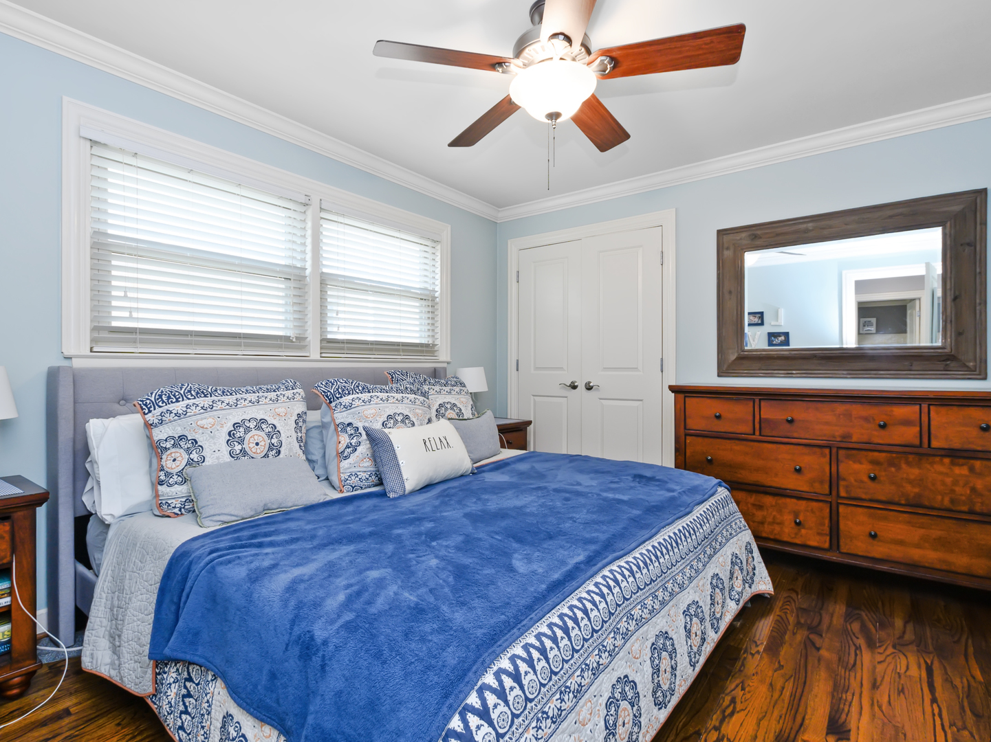 9945 S WASHTENAW Avenue