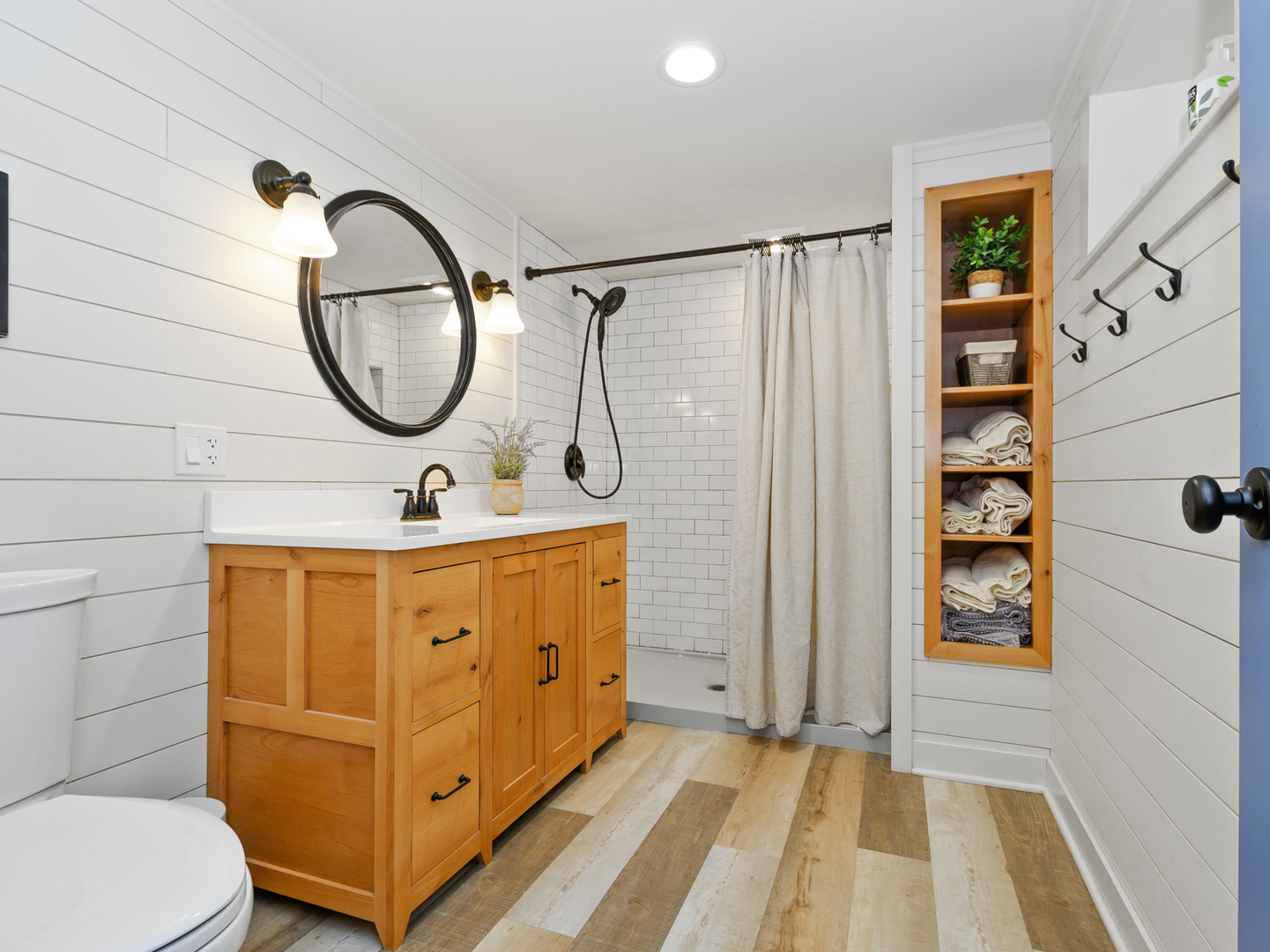 9945 S WASHTENAW Avenue