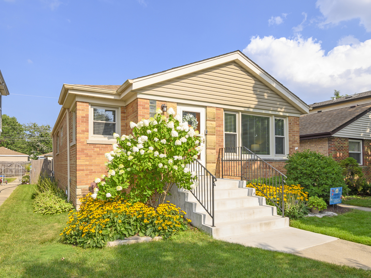 9945 S WASHTENAW Avenue