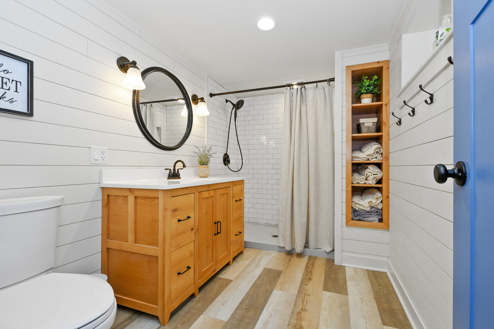 9945 S WASHTENAW Avenue