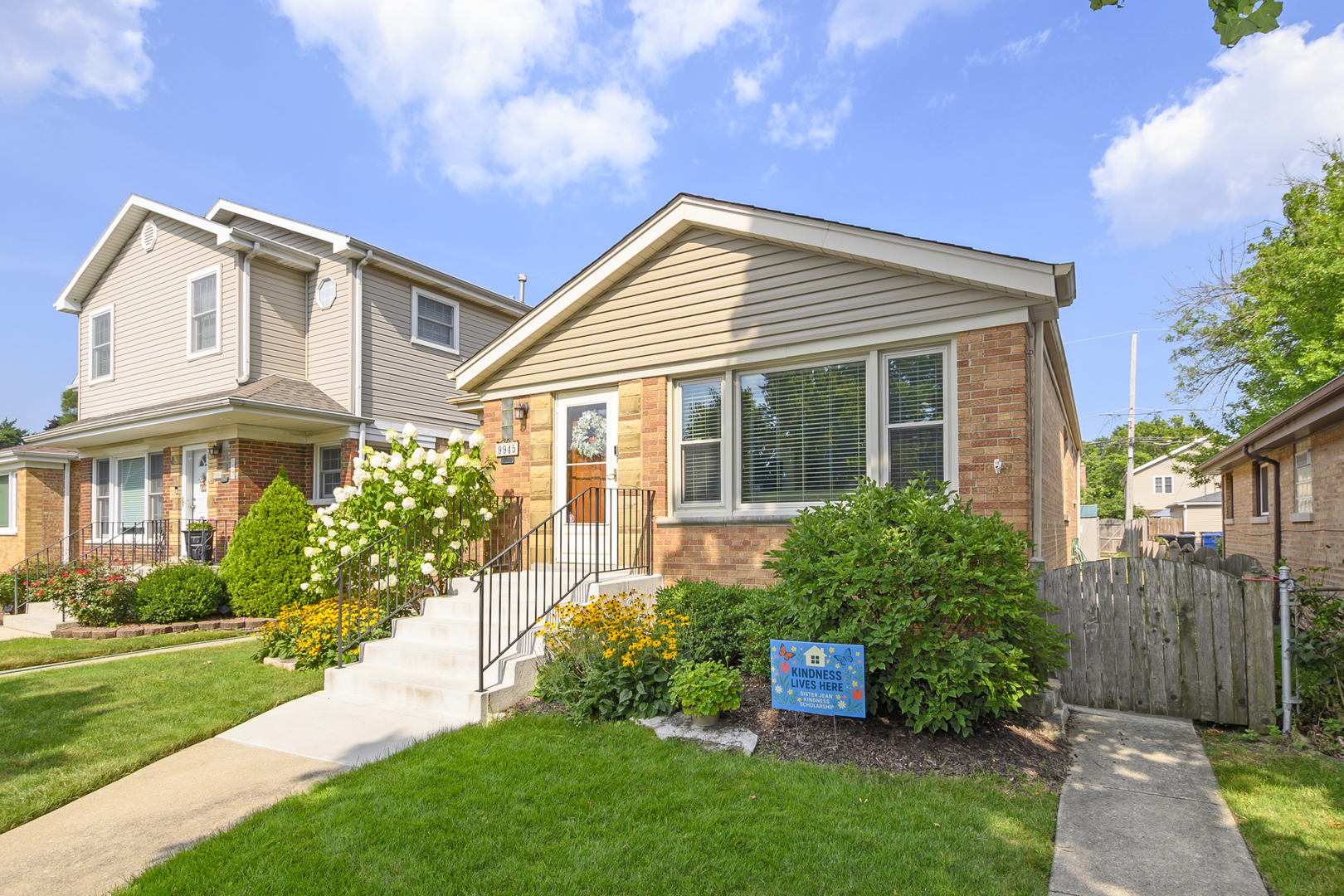 9945 S WASHTENAW Avenue