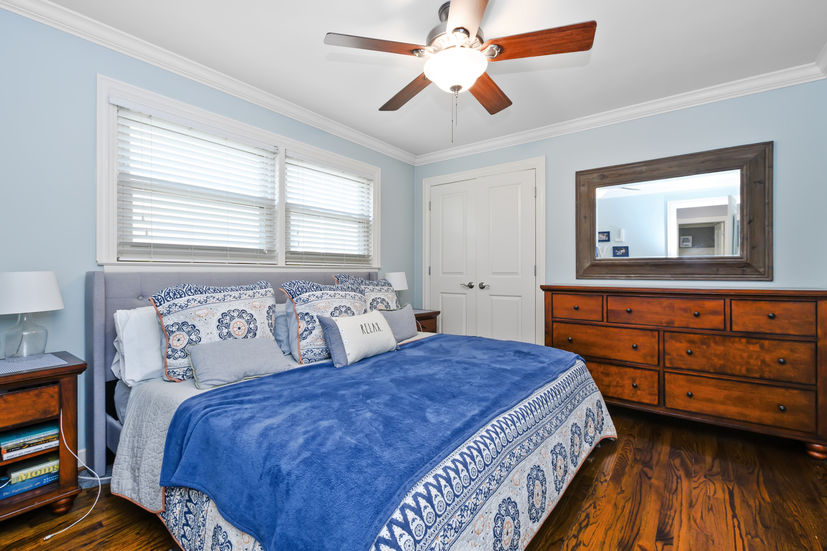 9945 S WASHTENAW Avenue