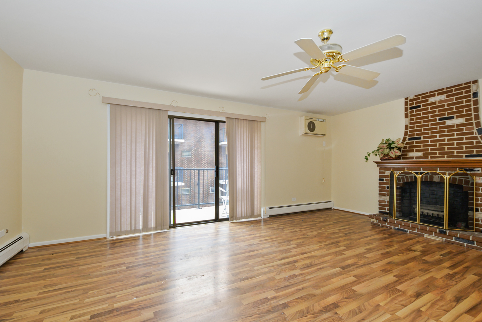 9520 S Mayfield Avenue Unit: 211N