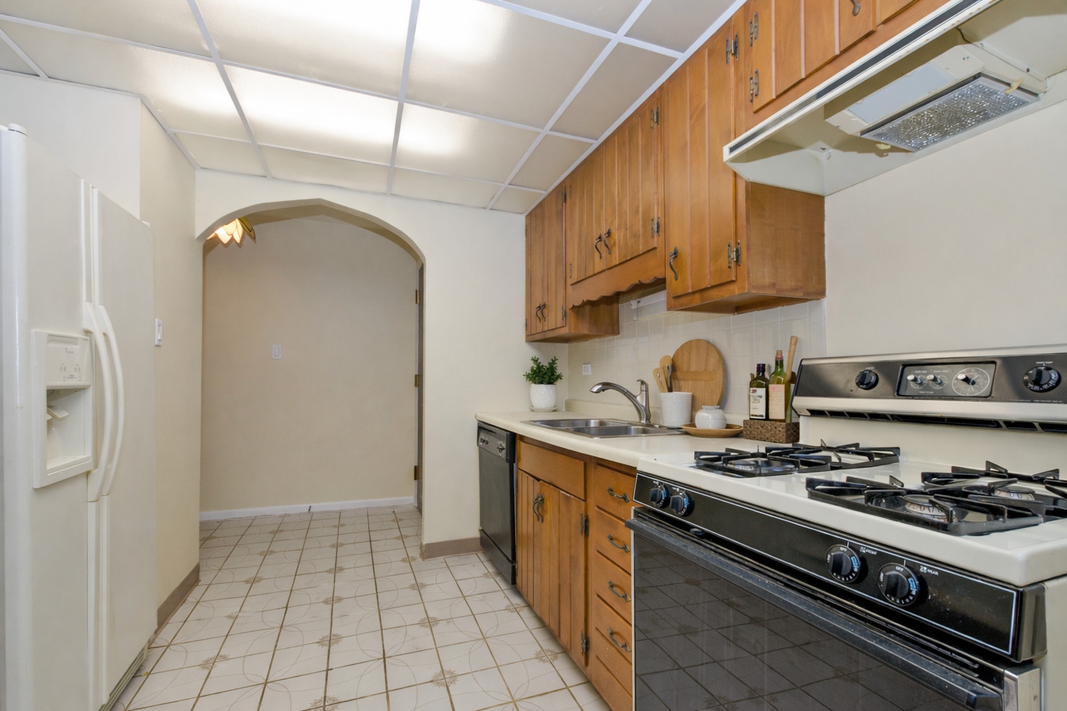 9520 S Mayfield Avenue Unit: 211N