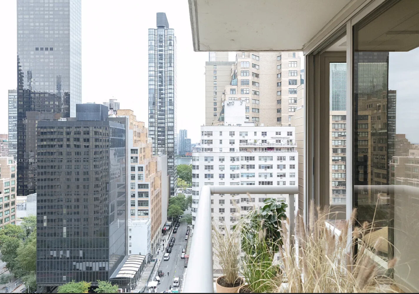 234 E 46TH Street 1003