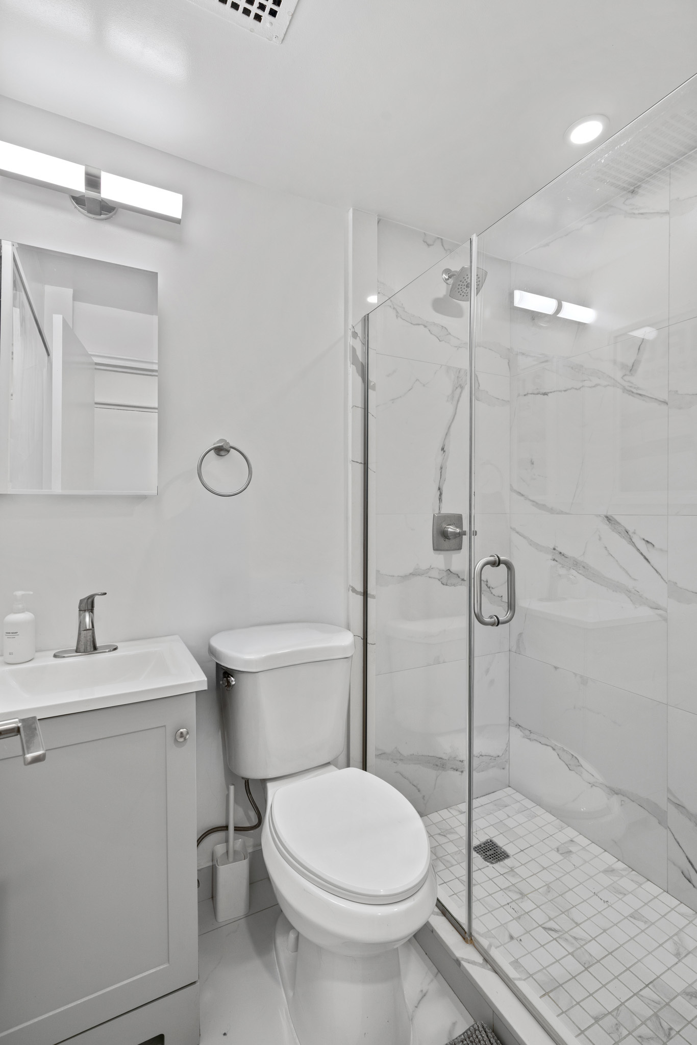 151 E 62nd Street 2A