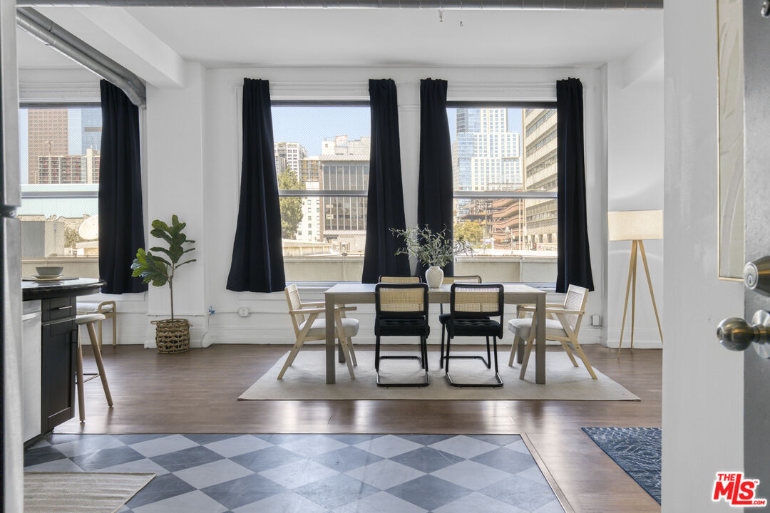 108 W 2nd St Unit: 213