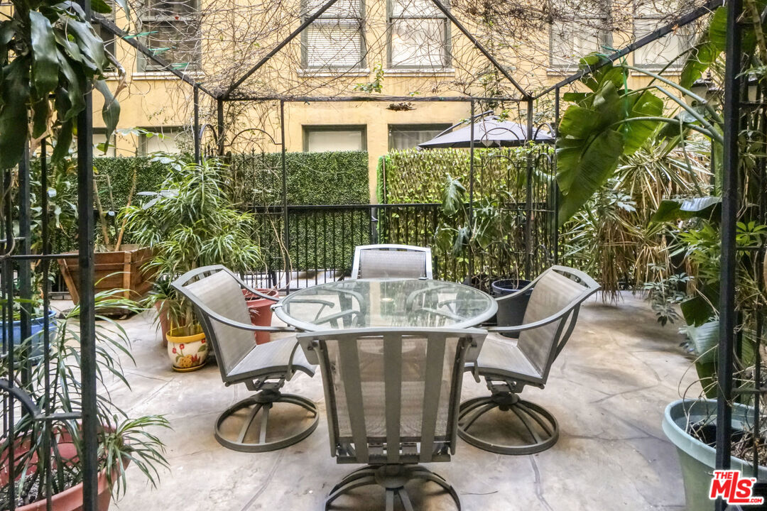 108 W 2nd St Unit: 213