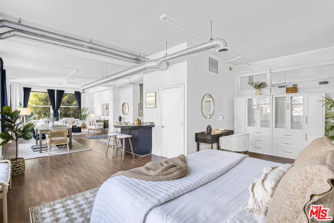 108 W 2nd St Unit: 213